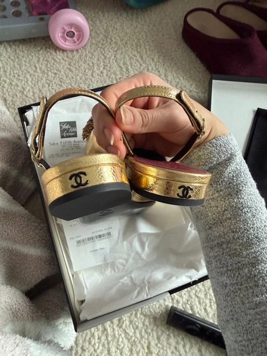 CHANEL Gold Slingback Pumps with Silver Floral Rosettes and Burgundy Insole - Picture 5 of 6